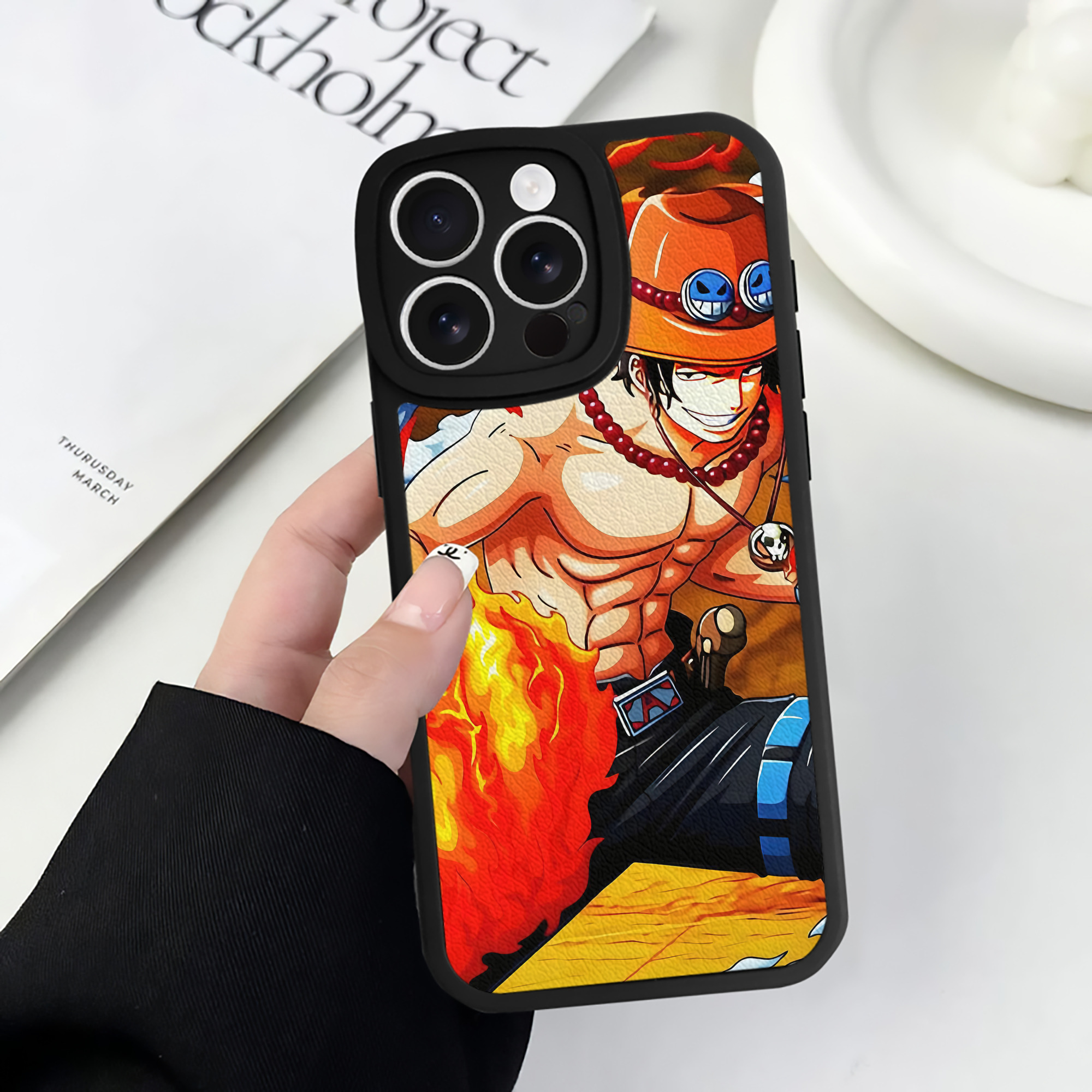 （画像用） ワンピース ONE PIECE 【iPhone 16シリーズ対応】シリコンスマホケース（レザー調） 材質：シリコン